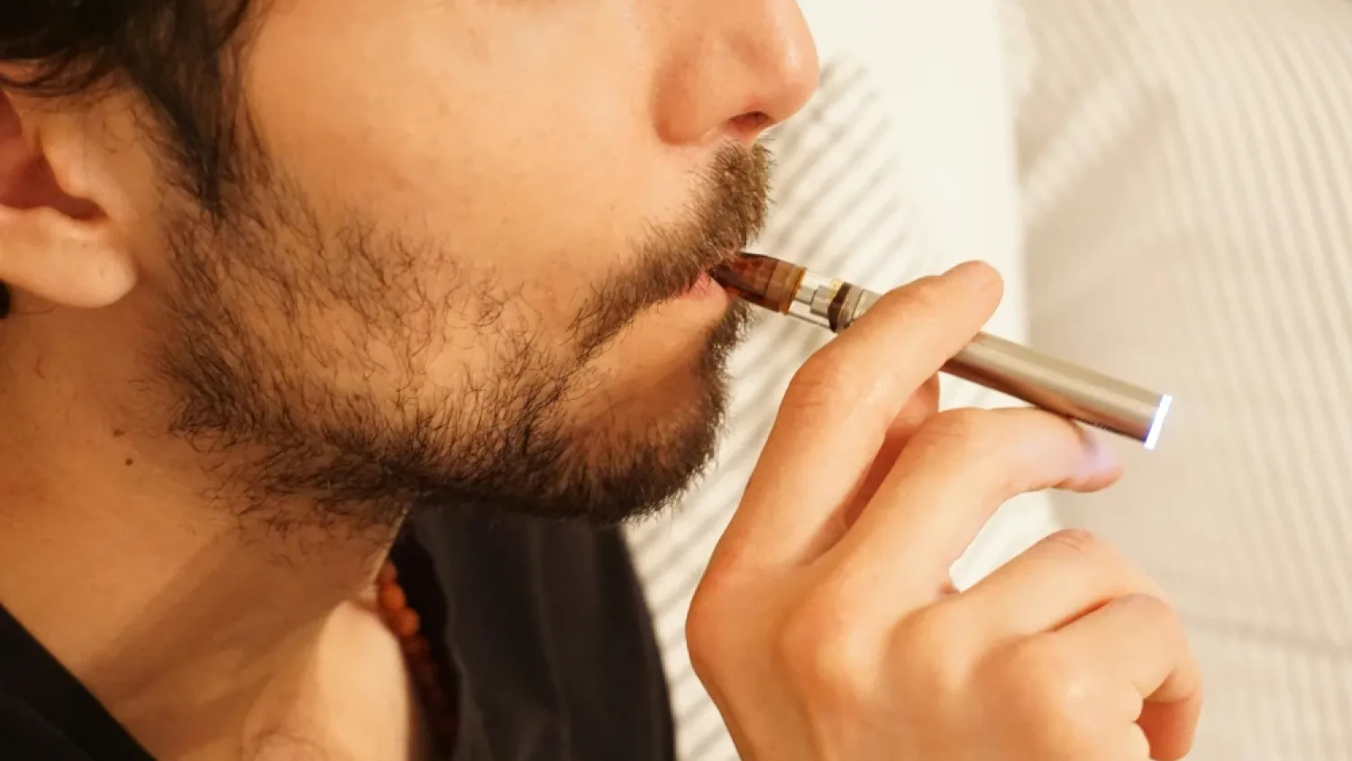 ¿Vapear es dañino? Alertan contra el peligro de sabores y diseño técnico de cigarrillos eléctricos